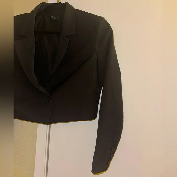 Forever 21 Cropped Blazer Size Medium